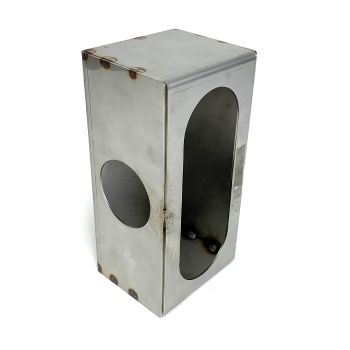 8" x 4 " x 3 1/2" stainless steel box for 6 1/2" x 2 1/4" oval light and 2" round (vertical) 8" x 4 " x 3 1/2" stainless steel box for 6 1/2" x 2 1/4" oval light and 2" round (vertical)